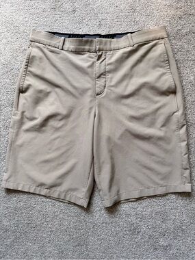 Mens Nike Dri Fit 10” Golf Shorts Size 34 Khaki